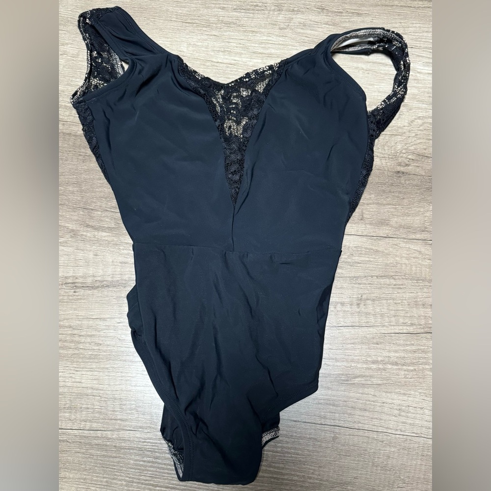 Lucky Leo size small